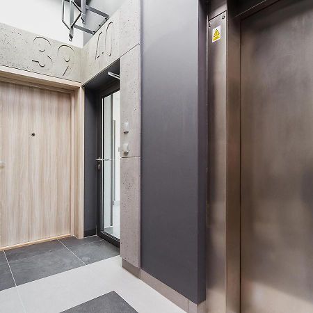 Aaron Aparthotel Краков Экстерьер фото